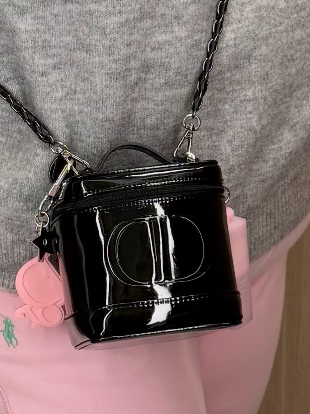 Dior Black Patent Vanity Pouch

Exclusive GWP - Picture 3 of 3